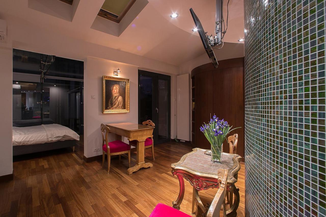 Main Square Studio With Terrace & Air Condition คราคูฟ ภายนอก รูปภาพ