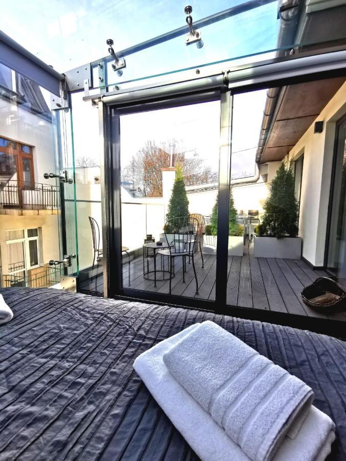 Main Square Studio With Terrace & Air Condition คราคูฟ ภายนอก รูปภาพ